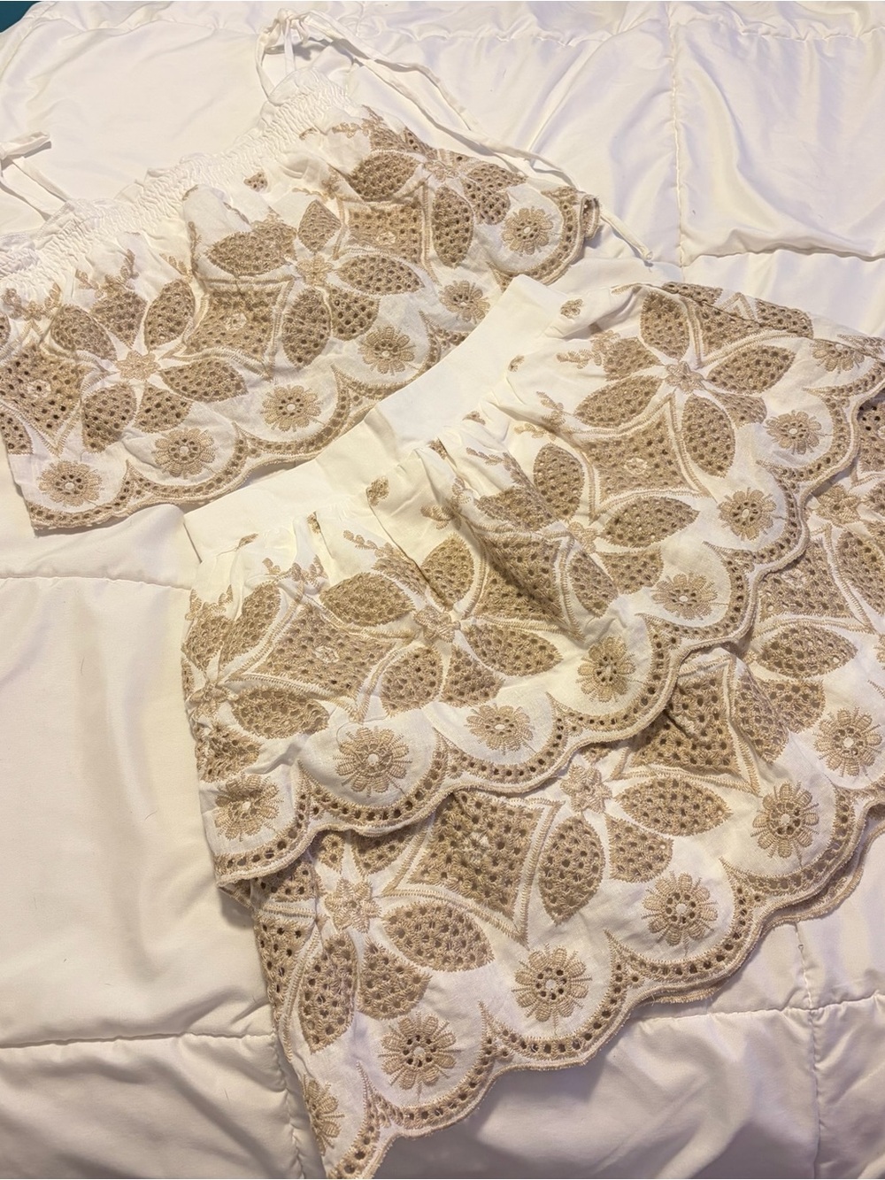 NWOT LA ILLA embroidered two piece skirt set